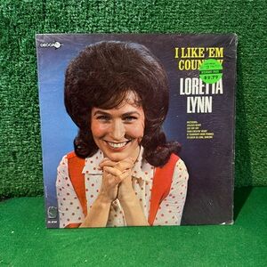 1966 mono vinyl album I Like 'Em Country by Loretta Lynn on the Decca label